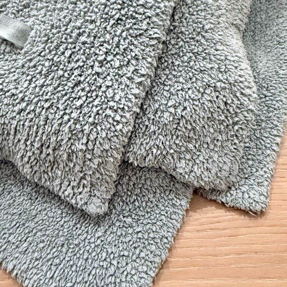 Barefoot Dreams Cozy Chic Sage Green Throw Heathered Blanket 45"x60" - Picture 5 of 5